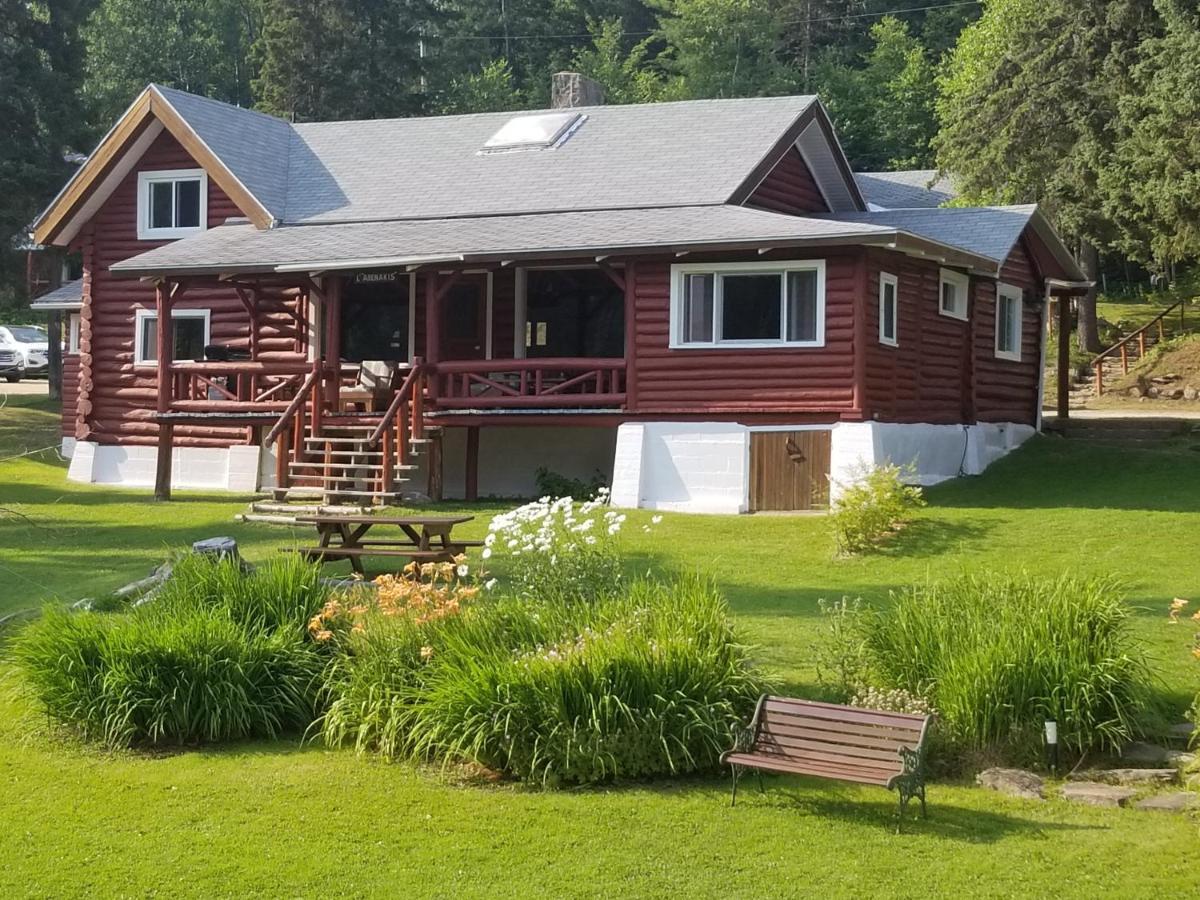 Kan-à-Mouche Pourvoirie Auberge et Chalets Saint-Michel Exterior foto