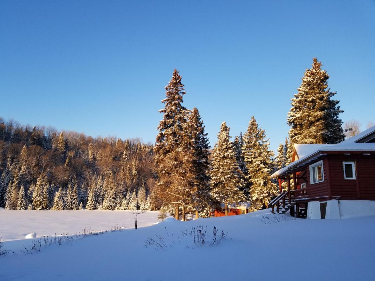 Kan-à-Mouche Pourvoirie Auberge et Chalets Saint-Michel Exterior foto