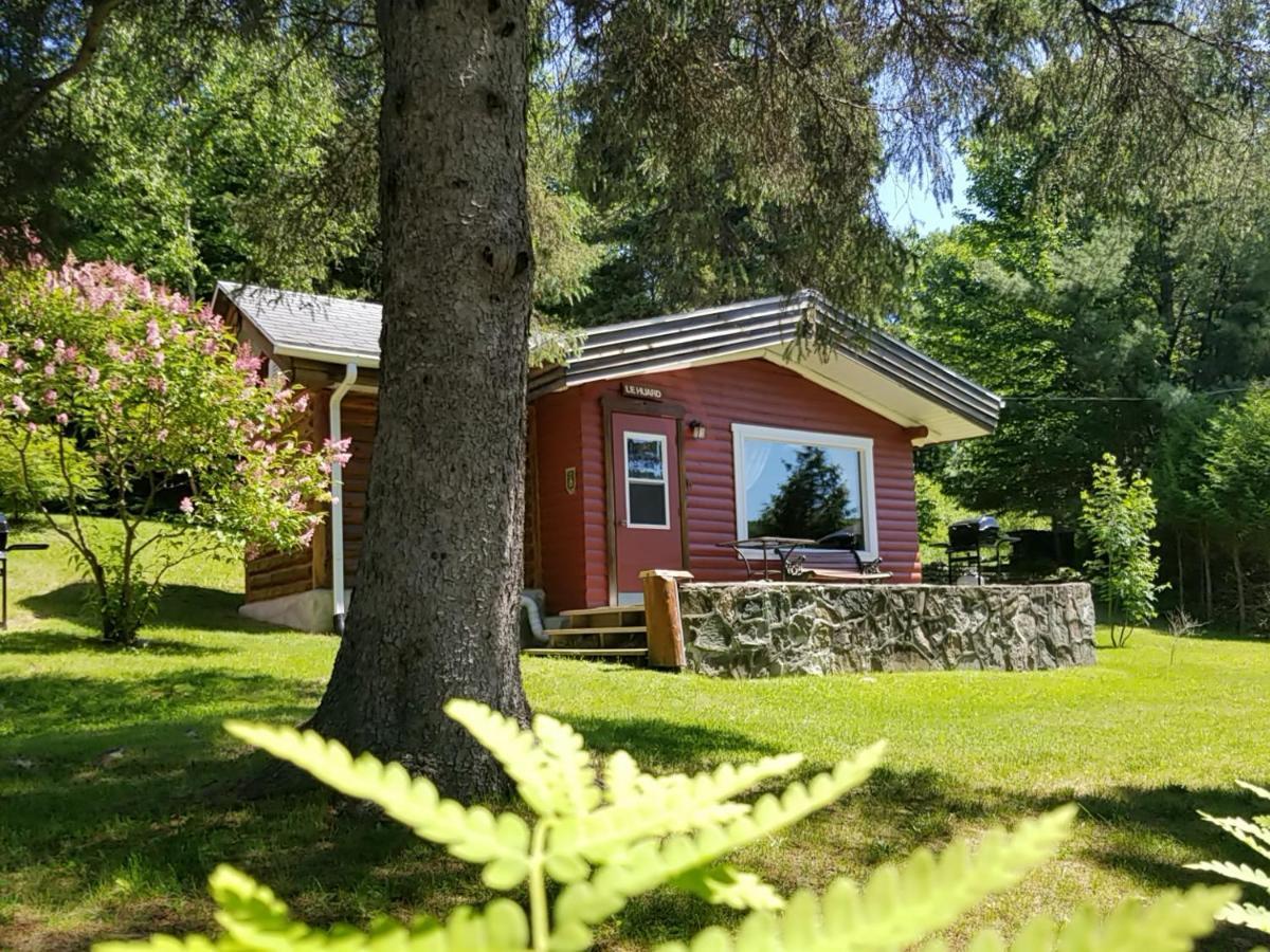 Kan-à-Mouche Pourvoirie Auberge et Chalets Saint-Michel Exterior foto